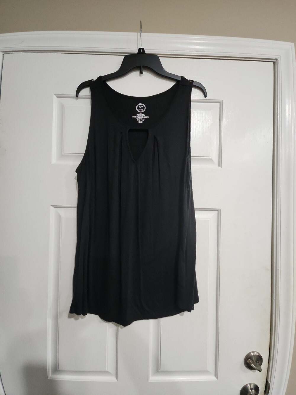 plus size 24/7 solid keyhole neck tank